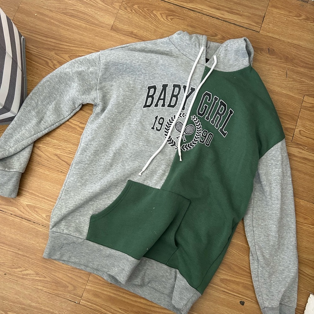 Forever 21 sweatshirt
